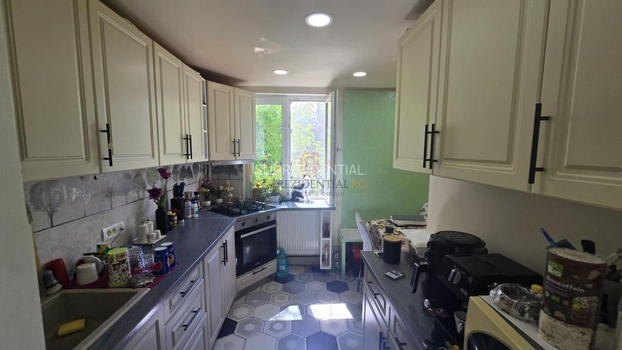 Apartament cu 4 camere de vanzare, Bd. C-tin Brancoveanu, Sector 4 - 10