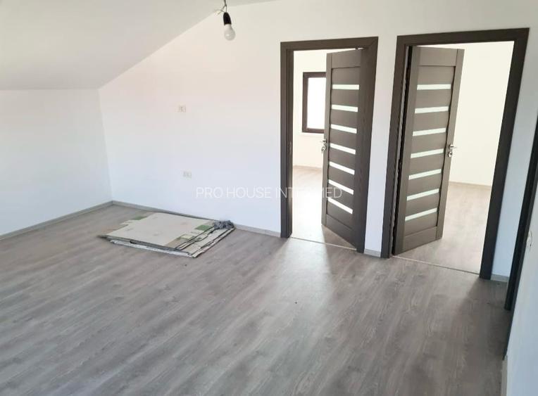 Navodari- casa p+m 4 dormitoare , living , 2 gr sanitare - 2