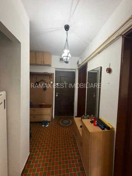 Nicolae Grigorescu fix la metrou pe Camil Ressu, bloc tip H - 9