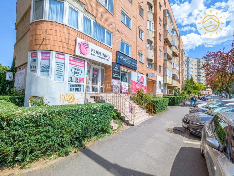 C. Civic Strada Toamnei Spatiu Comercial amplasat in statia de autobuz - 4