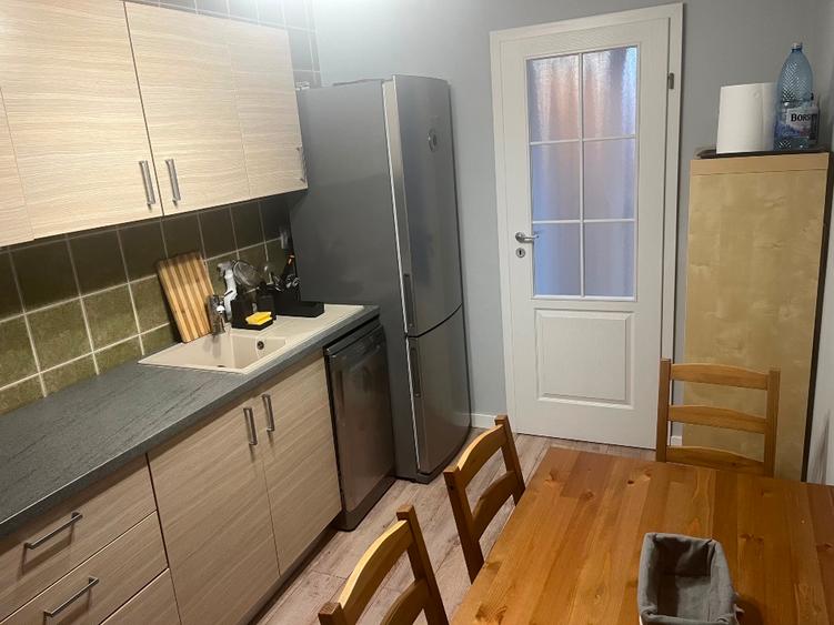Inchiriez 3 camere Banu Manta