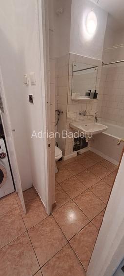 2 camere,sect3,Titan,,metrou 1 Decembrie la 6 min,Auchan la 8 min,piata la 2min  - 8