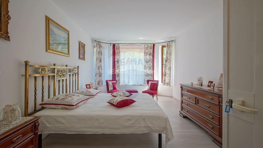 Vilă în zona Glăjărie, 10 camere, Sp + E + M, teren 2789 mp - 24