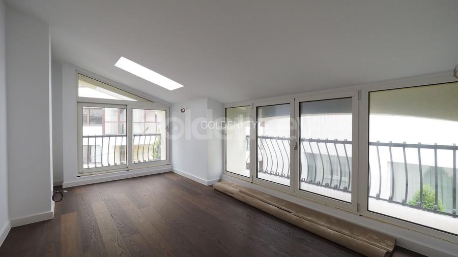 Vilă cu 7 camere, 4 bai | renovata integral 2020 | strada privata - 24