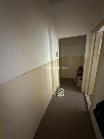 Apartament 2 camere la etajul 1 - 5