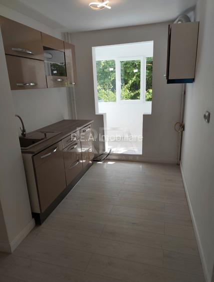 3 camere, et 2/8, decomandat-Drumul Taberei, Str Chilia Veche - 6