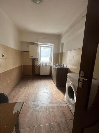 APARTAMENT 2 CAM DECOMANDAT PODU DE FIER ETAJ INTERMEDIAR - 12