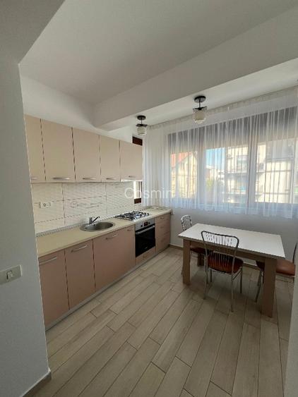 Proprietar, închiriez apartament 3 camere  - 4
