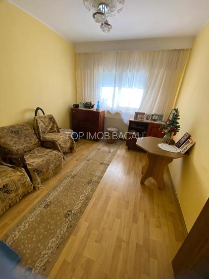 3 decomandate parter inalt cu centrala zona Orizont - 5