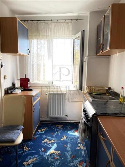 FAVORIT - ETAJ 2 - DECOMANDAT - 4 CAMERE - 2 BAI - CENTRALA PROPRIE - CLIMA - 2