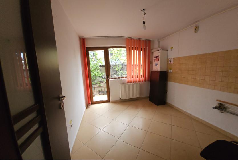 Bloc S+P+2E+M stradal, sp.com, 13 ap, birouri,institutie,clinica,hotel,gradinita - 13