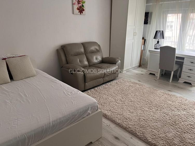 13 Septembrie Panduri, bloc mixt 1992, metrou Academia Militara - 12