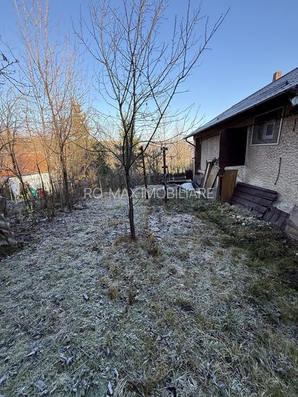 Casa demolabila  și teren 800mp cu toate utilitățile deschidere 26,5mp - 36