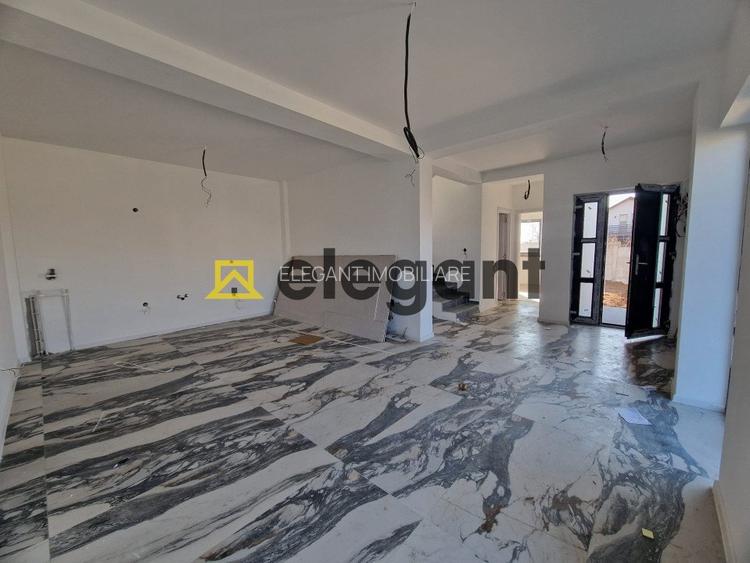 Casa finalizata 2025, P+1E, 111 mp, teren 250 mp, Simnicu de Sus-Jieni - 2