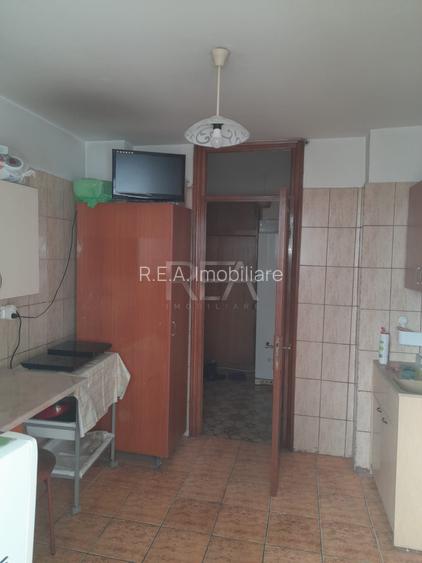 3 camere 3/8, 70mp, bloc 1982-Ghencea - 7