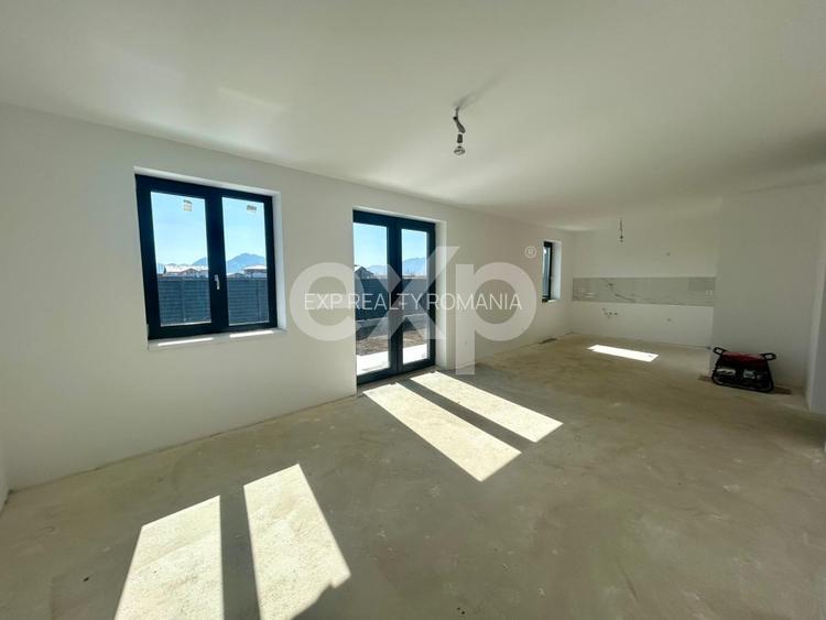 Casă de vânzare în Sânpetru- 107 mp , teren 500 mp - 220.00 euro. - 15