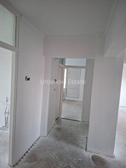 Apartament cu 3 camere,  et 4/8, 90 mp,  str Decebal/ Unirii - 2