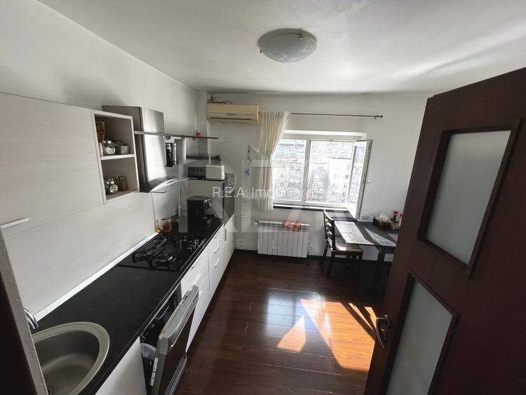 3 camere Vitan decomandat, parcare, et. 6, an 1995, metrou, 78 mp - 4