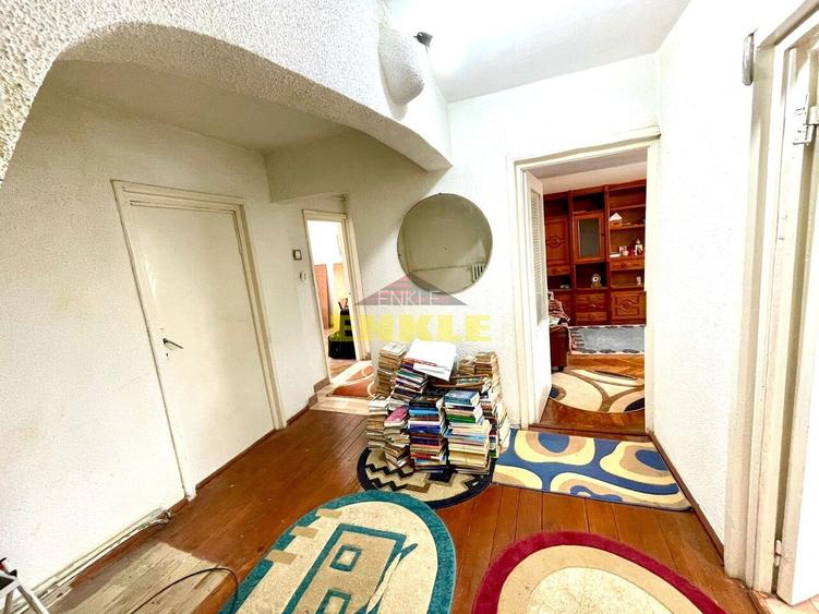 De vânzare apartament cu 3 camere decomandat, zona Capăt 1 - 3