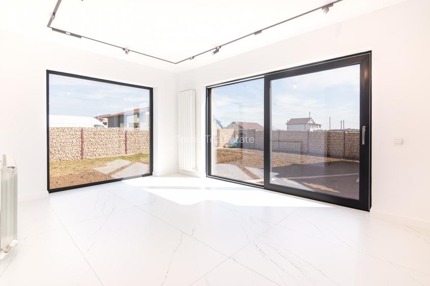 Casa moderna P+1  cu vedere la lac , Corbu - 9