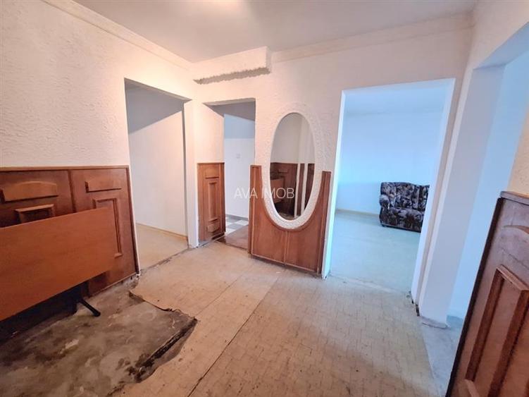 Apartament 3 camere decomandat zona Narcisa - 22