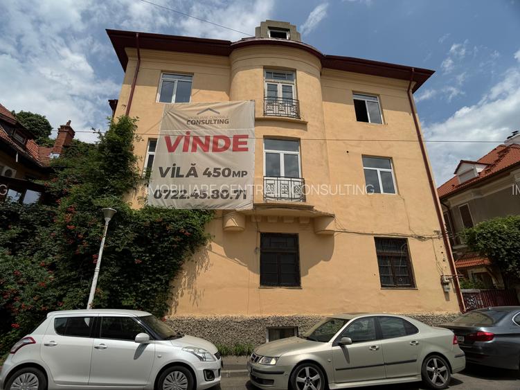 Villa with Art Deco Elements - 12