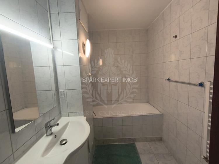 2 CAMERE // SALA SPORTURILOR // MOBILAT SI UTILAT - 35