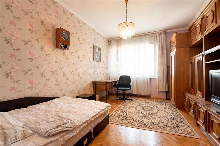 RECO apartament cu 3 camere in zona ultracentrala - 17