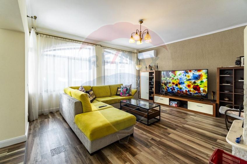 Casă spațioasă 350 mp utili, Teren 650 mp, Garaj subteran, Tractorul - 18