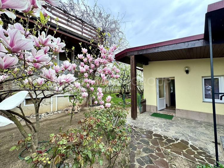 Casă individuală cochetă, cu priveliște, garaj, teren 496 mp, comision 0 - 12