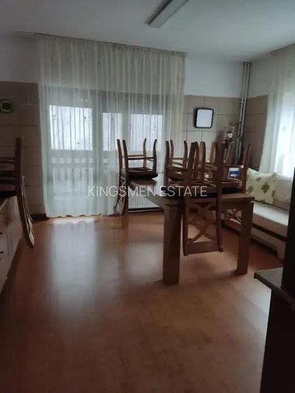 Resedinta cu 8 camere in Orasul Breaza - 14