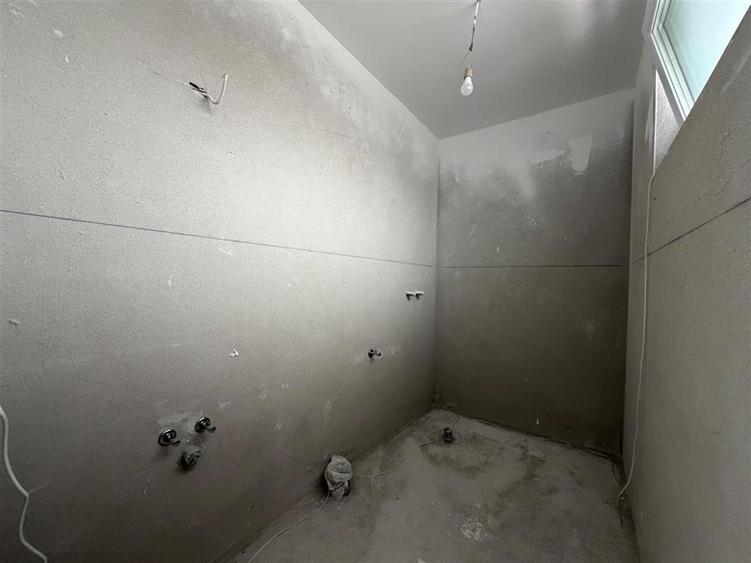 Casa individuala 4 camere 3 bai 280mp teren zona Gusterita
