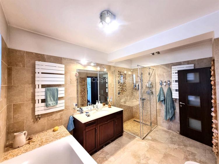 Chitila langa Lacul cu Nuferi si Padure - 18