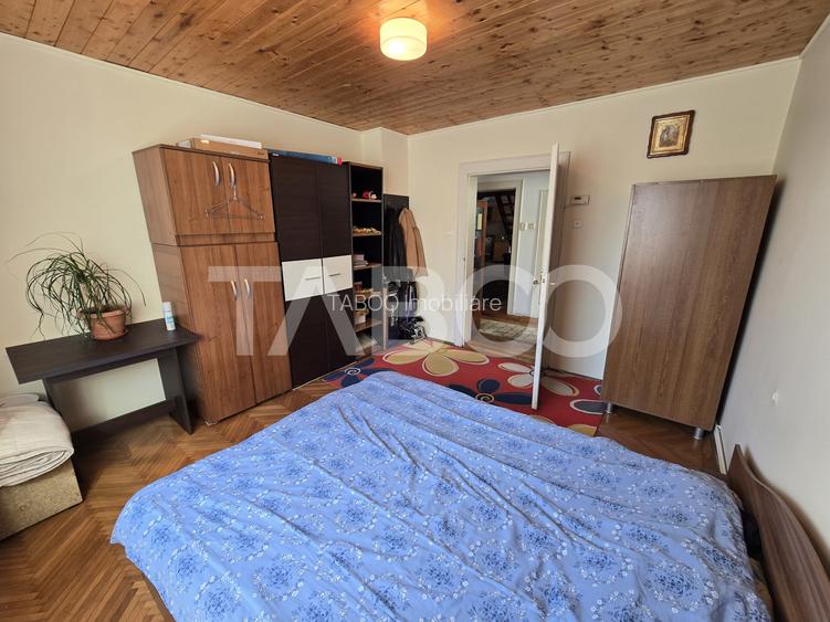Casa spatioasa de vanzare teren 432 mp zona linistita - Lupeni Sibiu - 19