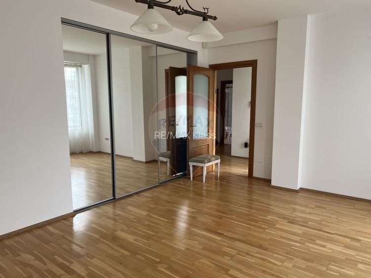 Casă / Vilă cu 5 camere de închiriat în zona Pipera - 18