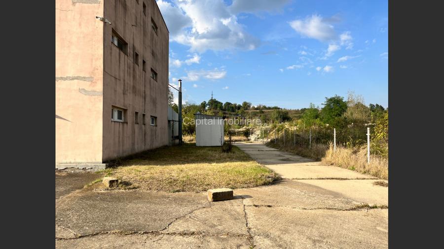 Spatiu locativ sau hala cu suprafata de 1884 mp pe teren de 3883 mp - 6