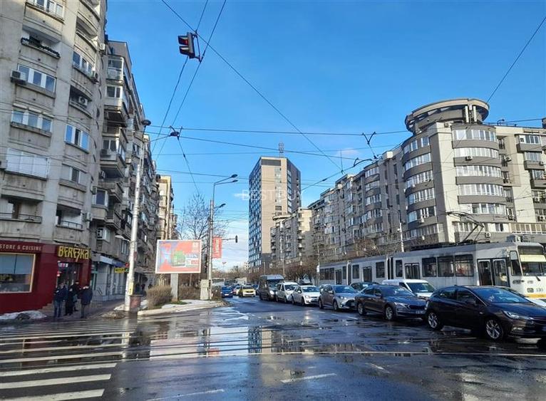 UNIRII, SFANTA VINERI, COPOSU 132 MP DECOMANDAT BLOC 1996 - 2