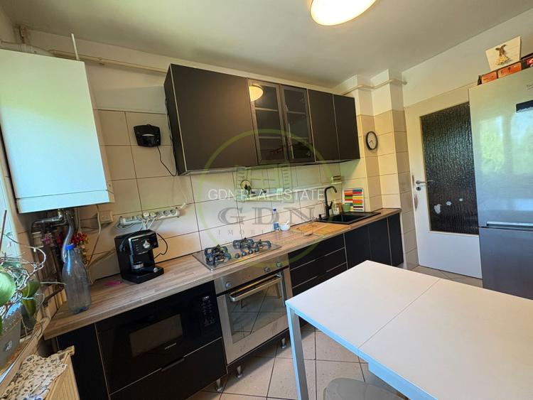 Apartament, 3 camere, decomandat, Cartier Brazda lui Novac , Zona Randez Vous - 5