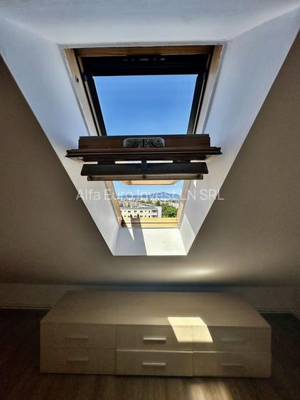 Apartament la mansarda, zona Garii - 5