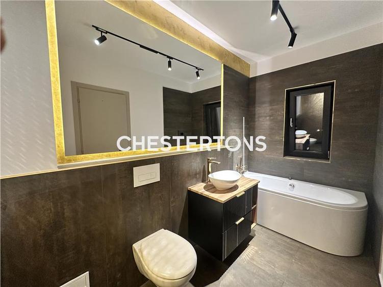 Vila lux +300mp teren , Domnesti