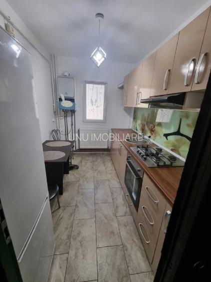 Apartament cu 2 camere - zona Podu Ros - Bld. Primaverii - 5