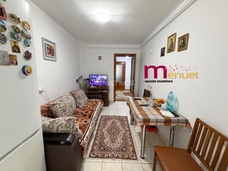 Apartament 3 camere,str.Victoriei,etaj 1,90 mp - 2