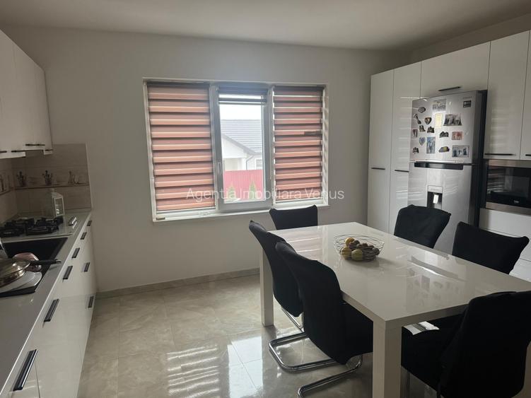 Casa noua cu etaj mobilata la intrare in Curtesti - 4