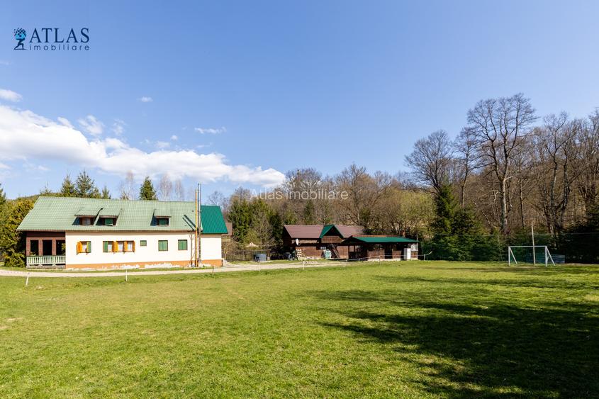 Vile turistice, locație montană superbă, la marginea pârâului,  2600 mp teren - 31