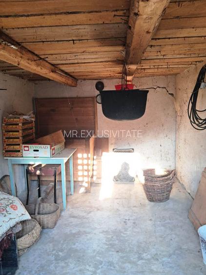 Casă și teren de vânzare Polovragi - Racovița - 11