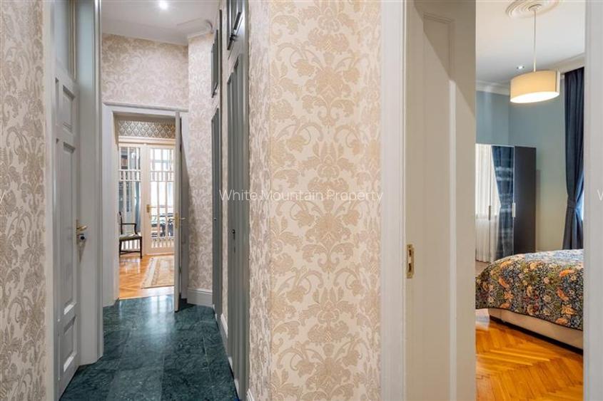 Traian, apartament in vila, 5 camere - 10