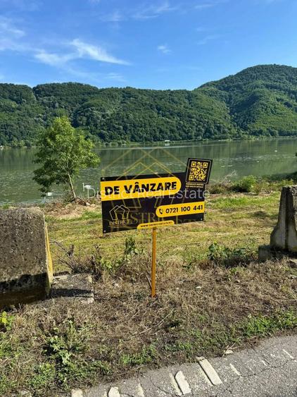 Teren intravilan cu iesire la Dunare | Clisura Dunarii - 2