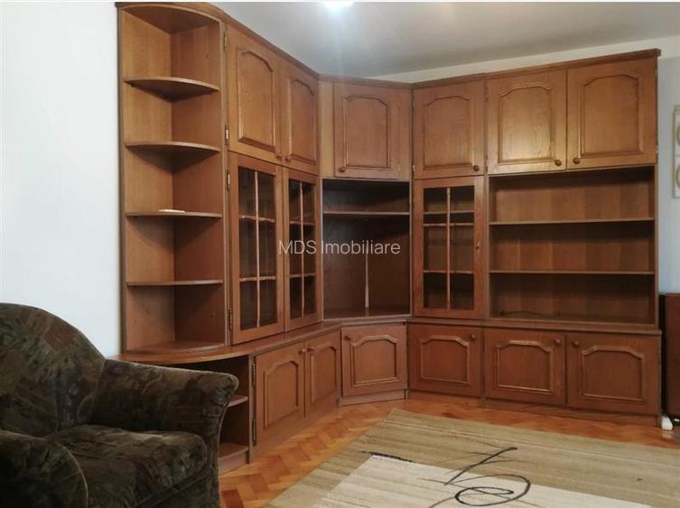 Decomandat cu 2 balcoane la etajul 1 linga Judetean - 5