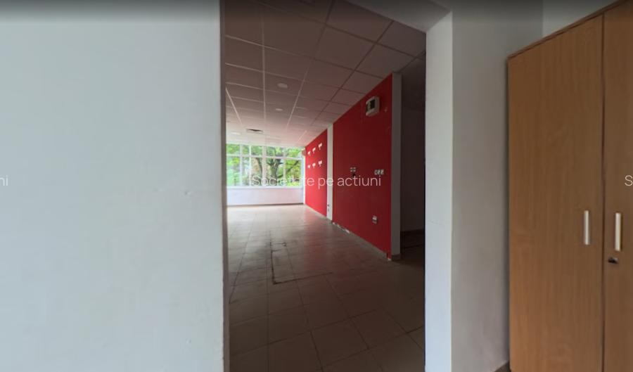 Spațiu Comercial Str. Clăbucet Nr. 5 parter partea din față Preț negociabi - 5