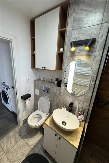 Apartament modern 3 camere balcon pivnita zona Semaforului